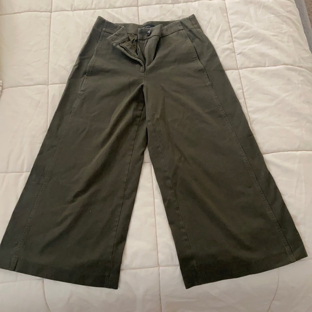 Ann Taylor - high waist olive green wide leg cropped trousers